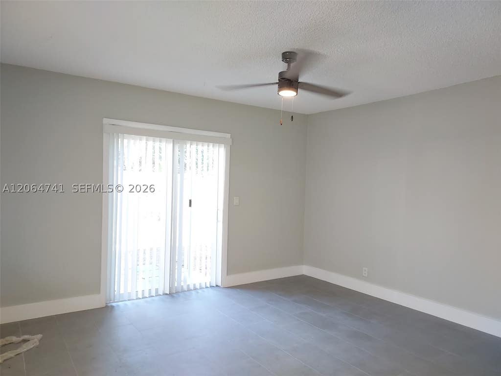 Photo of 808 SW 14th Ter #4, Fort Lauderdale, FL 33312 (MLS # A12064741)