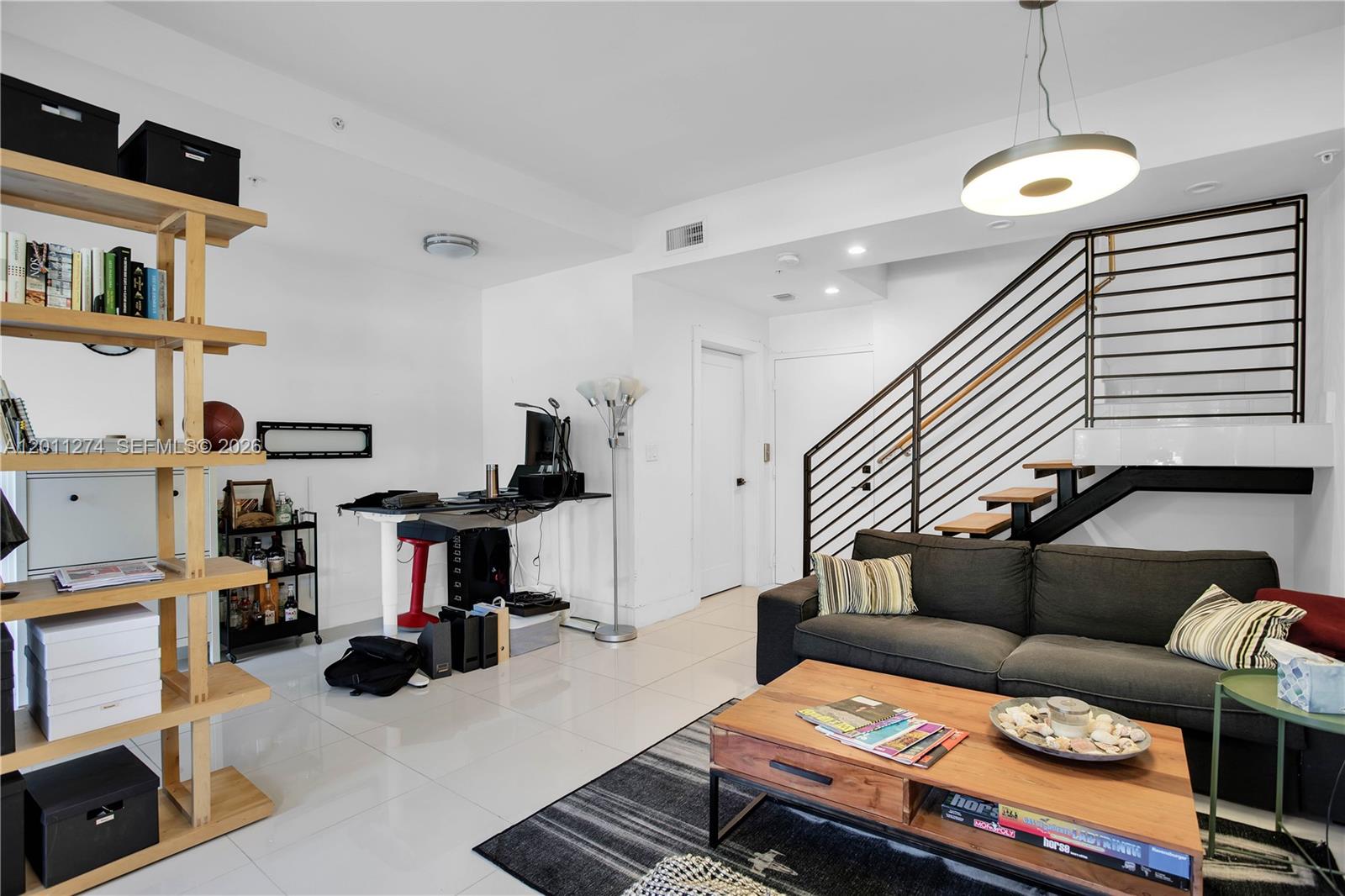 87 N Shore Dr