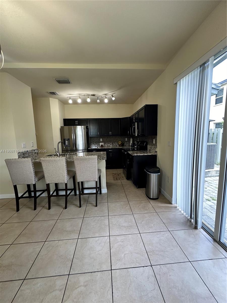 FIJI CONDO NO 1 - Residential