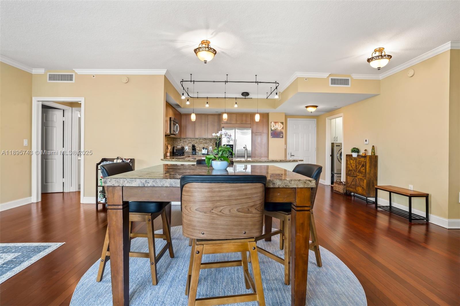 VERANDA CONDO - Residential Lease