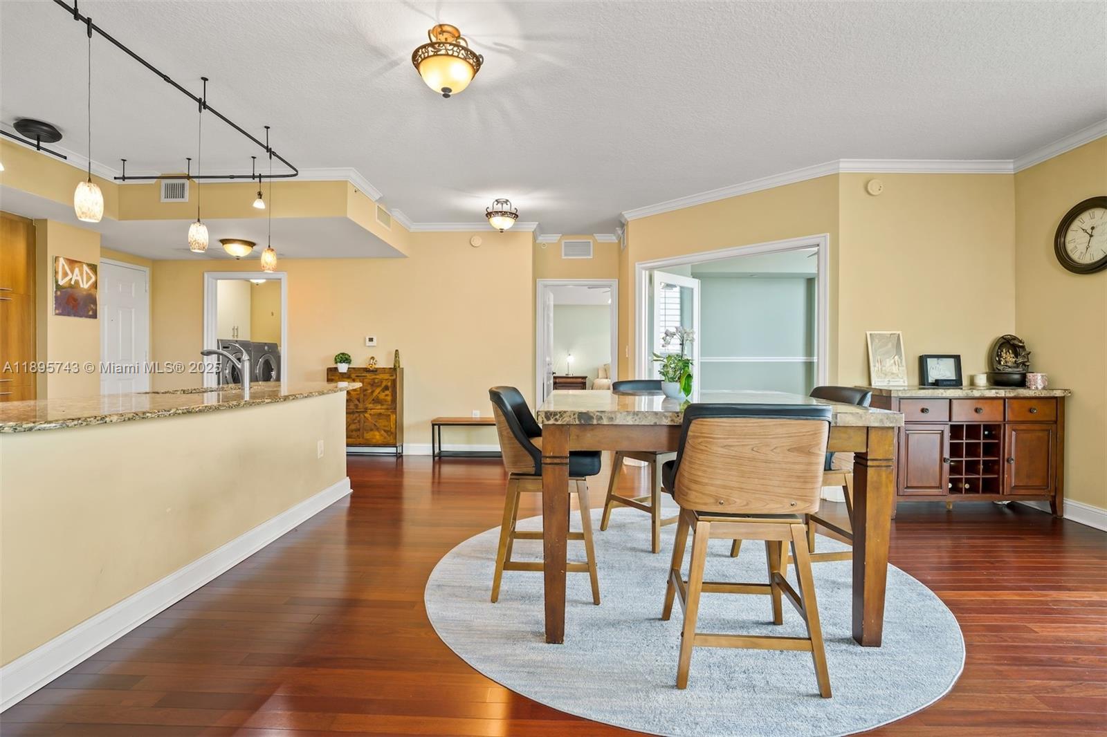 VERANDA CONDO - Residential Lease