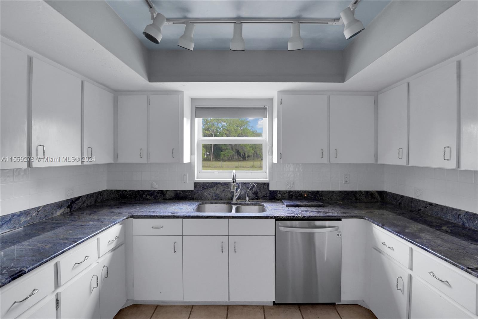 FOX CREEK ACRES - Residential