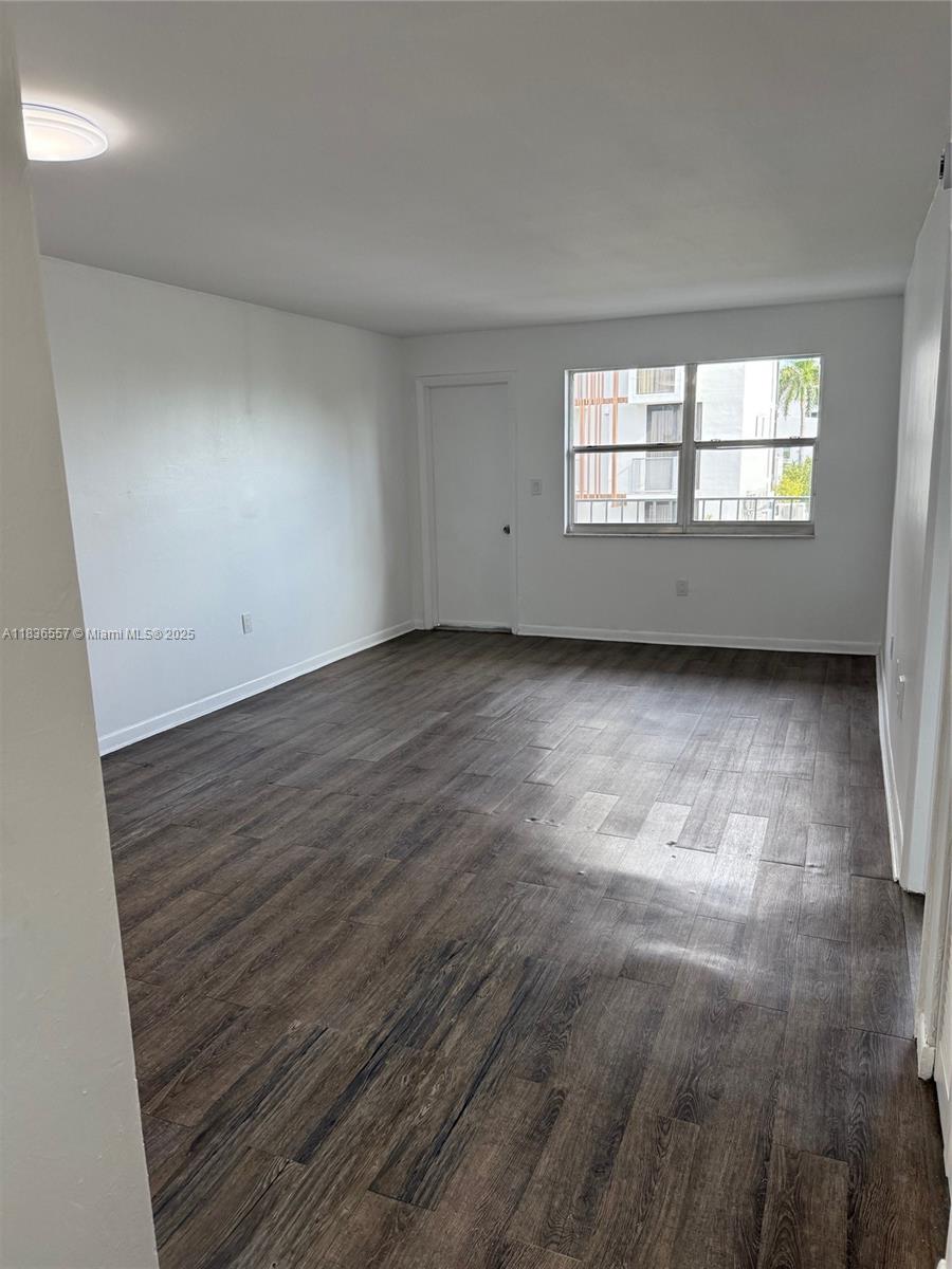 528 Meridian Ave 404