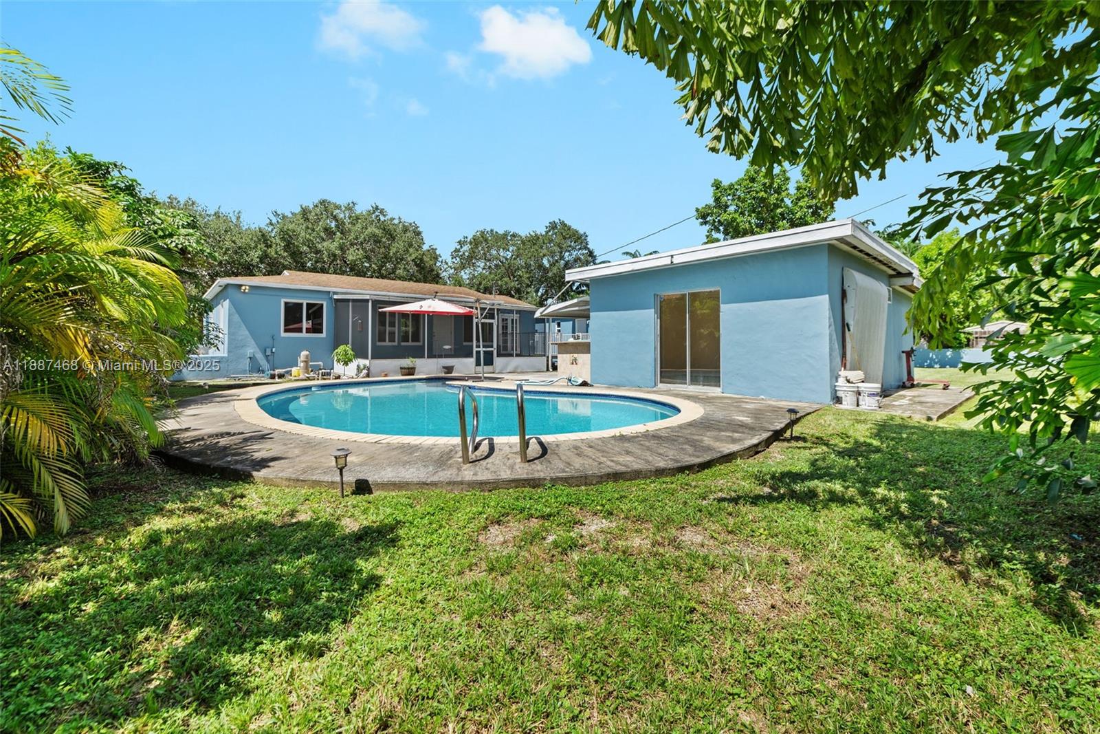 COUNTRY CLUB ESTATES SEC - Residential