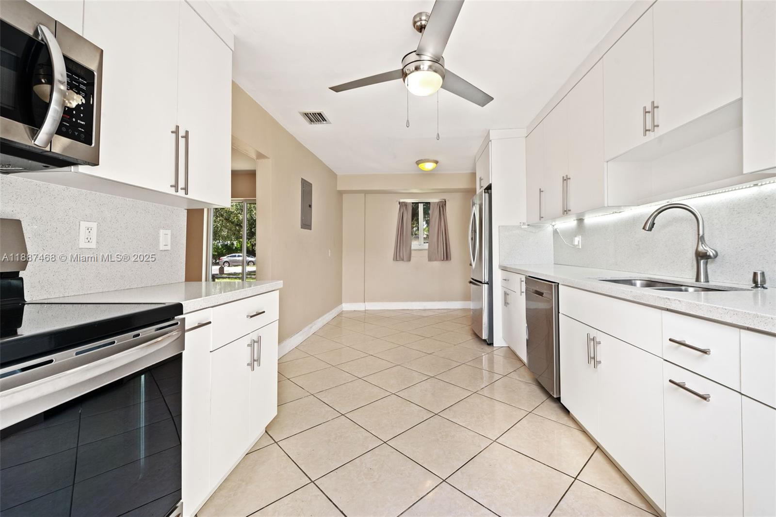 COUNTRY CLUB ESTATES SEC - Residential