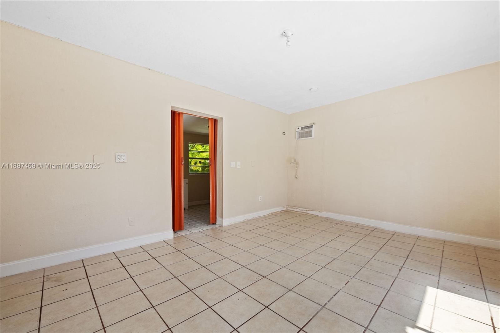 COUNTRY CLUB ESTATES SEC - Residential