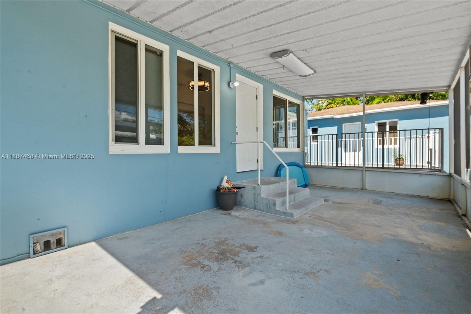 COUNTRY CLUB ESTATES SEC - Residential