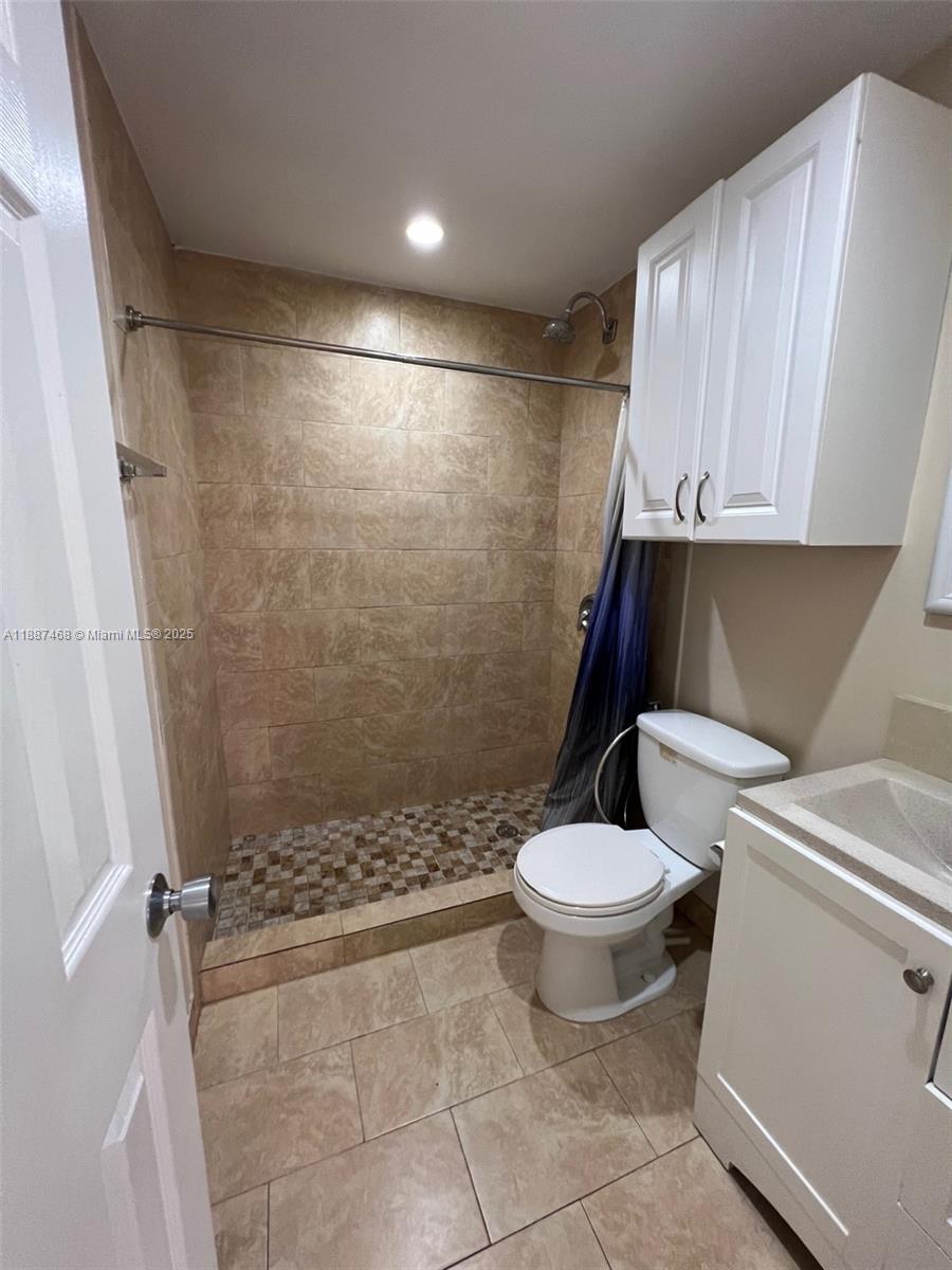 COUNTRY CLUB ESTATES SEC - Residential