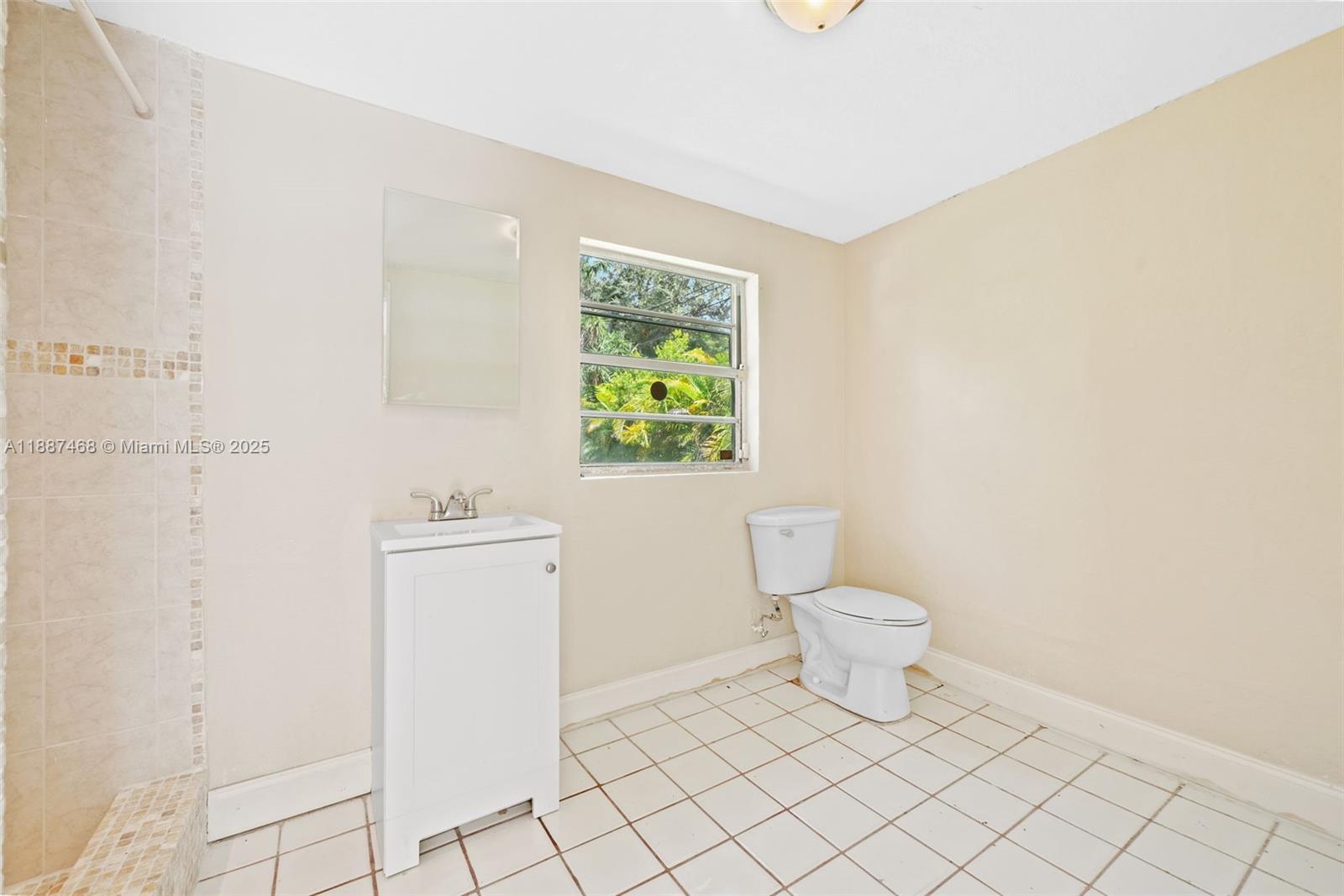 COUNTRY CLUB ESTATES SEC - Residential