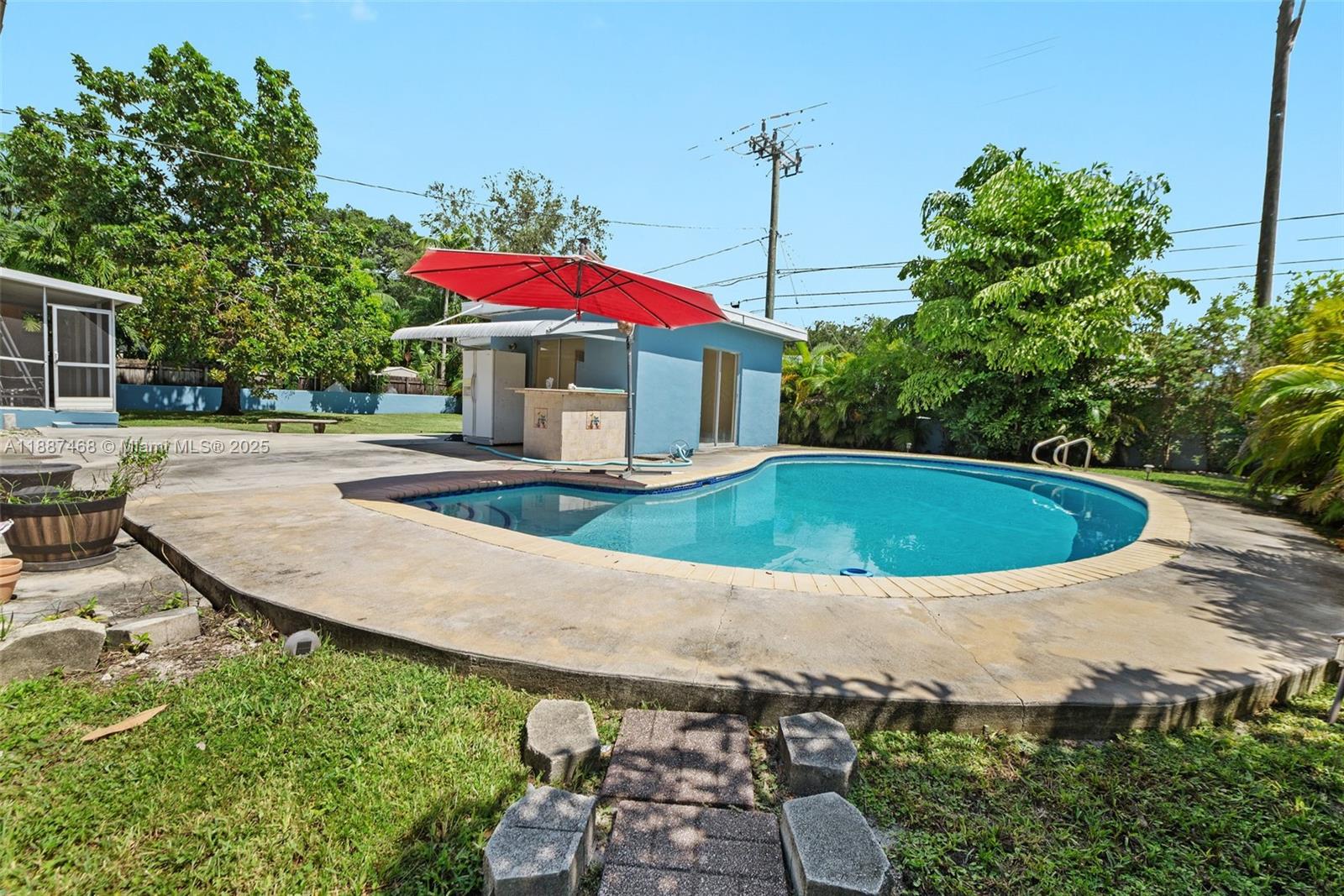 COUNTRY CLUB ESTATES SEC - Residential