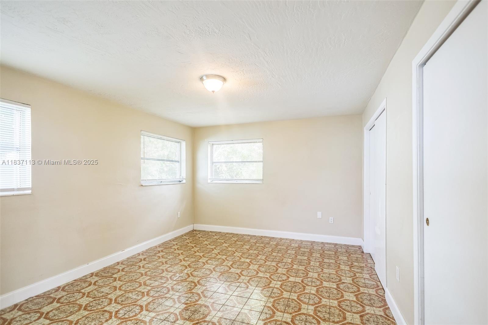 SUNRISE GOLF VILLAGE - Residential