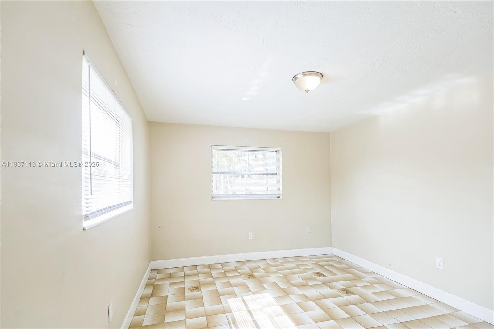 SUNRISE GOLF VILLAGE - Residential