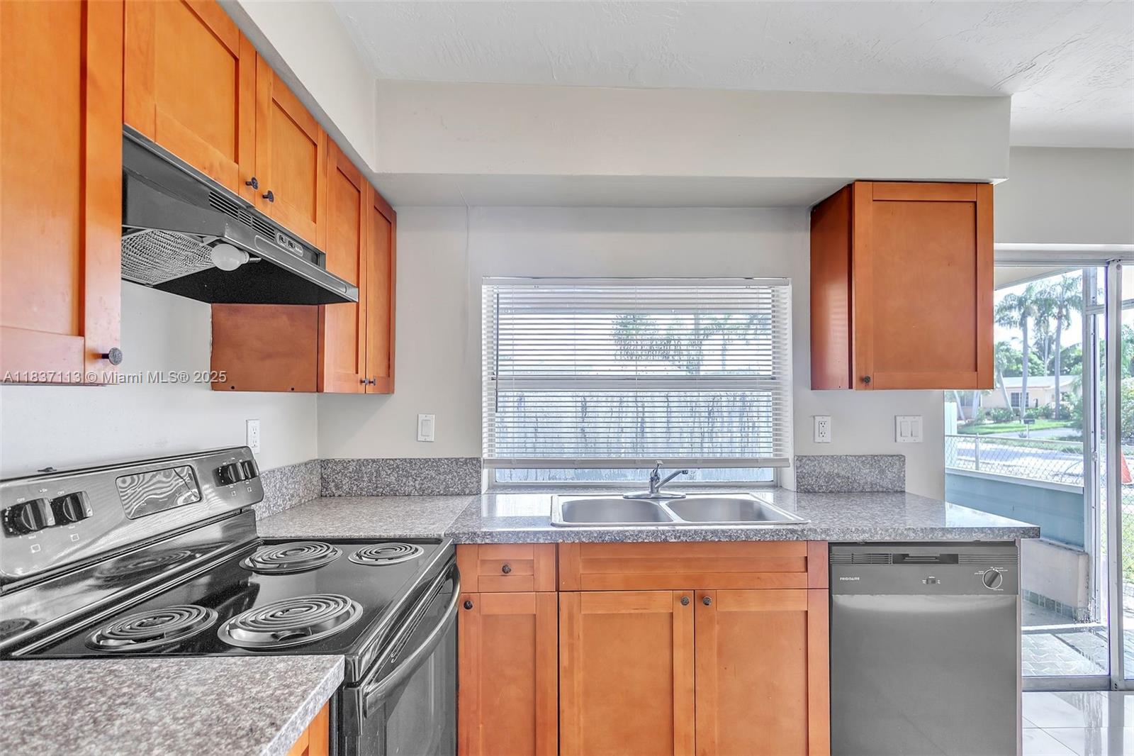 SUNRISE GOLF VILLAGE - Residential