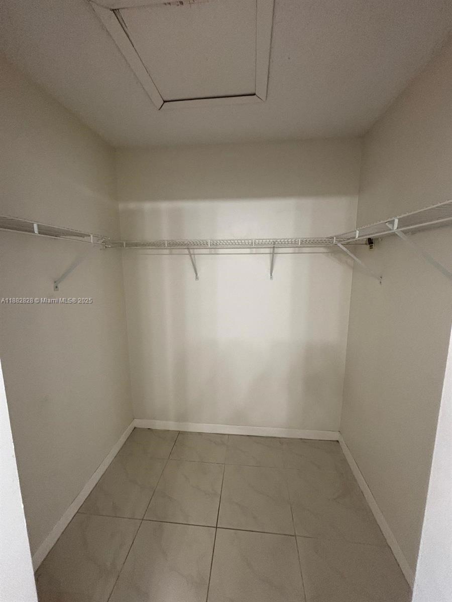 GARDENS OF HOMESTEAD - Residential Lease