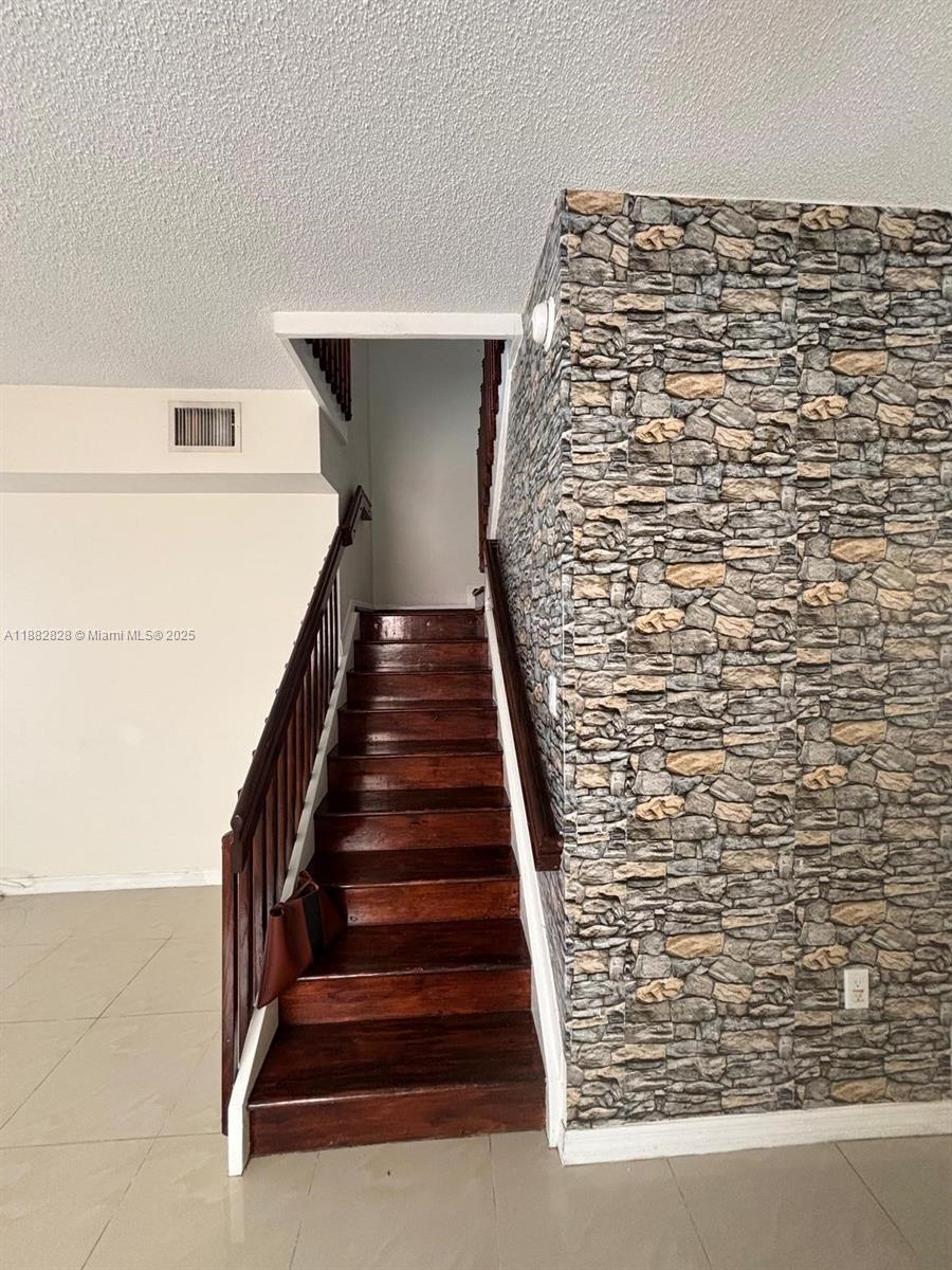 GARDENS OF HOMESTEAD - Residential Lease