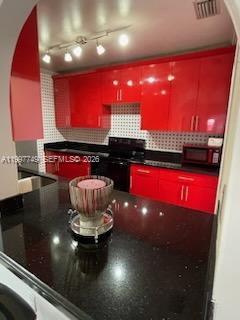 VISTA VERDE TOWNHOUSE - Residential