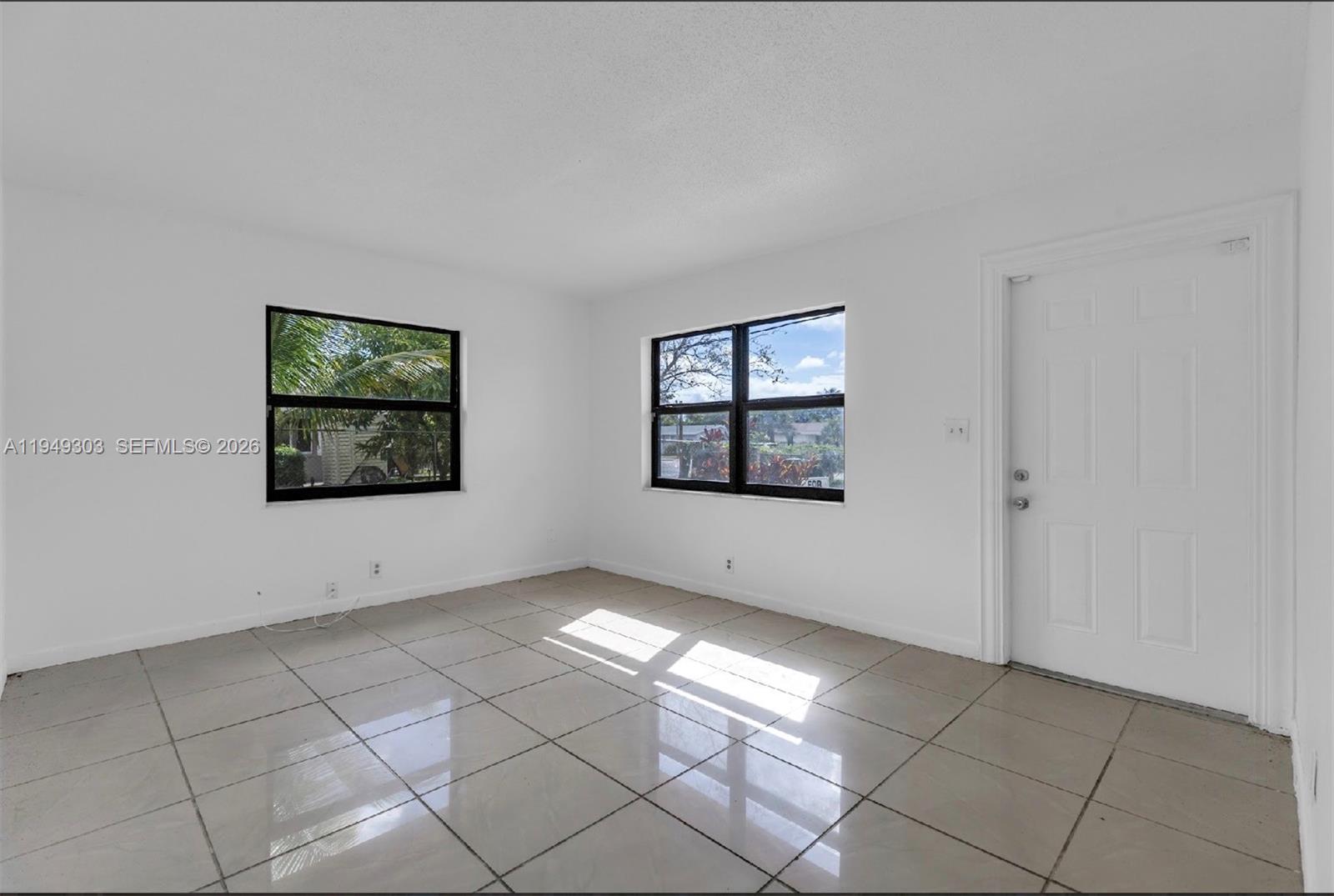 FT LAUDERDALE ESTATES - Residential Income