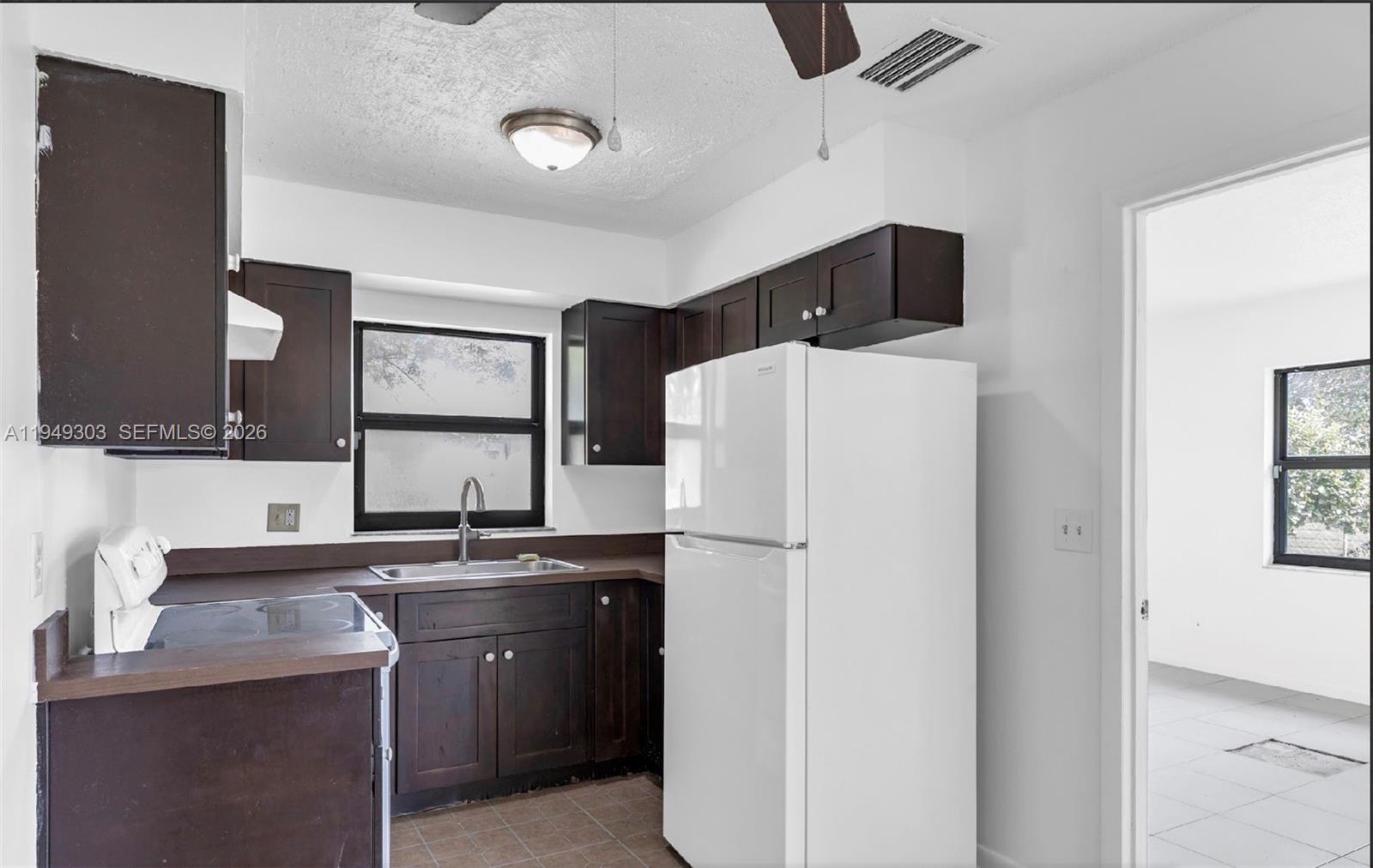 FT LAUDERDALE ESTATES - Residential Income