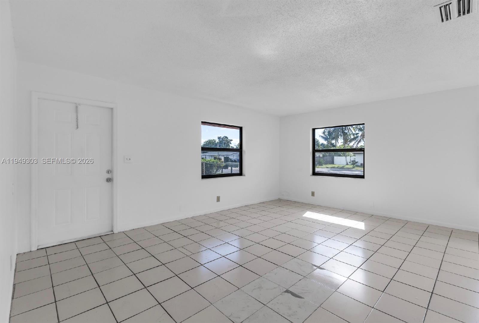 FT LAUDERDALE ESTATES - Residential Income