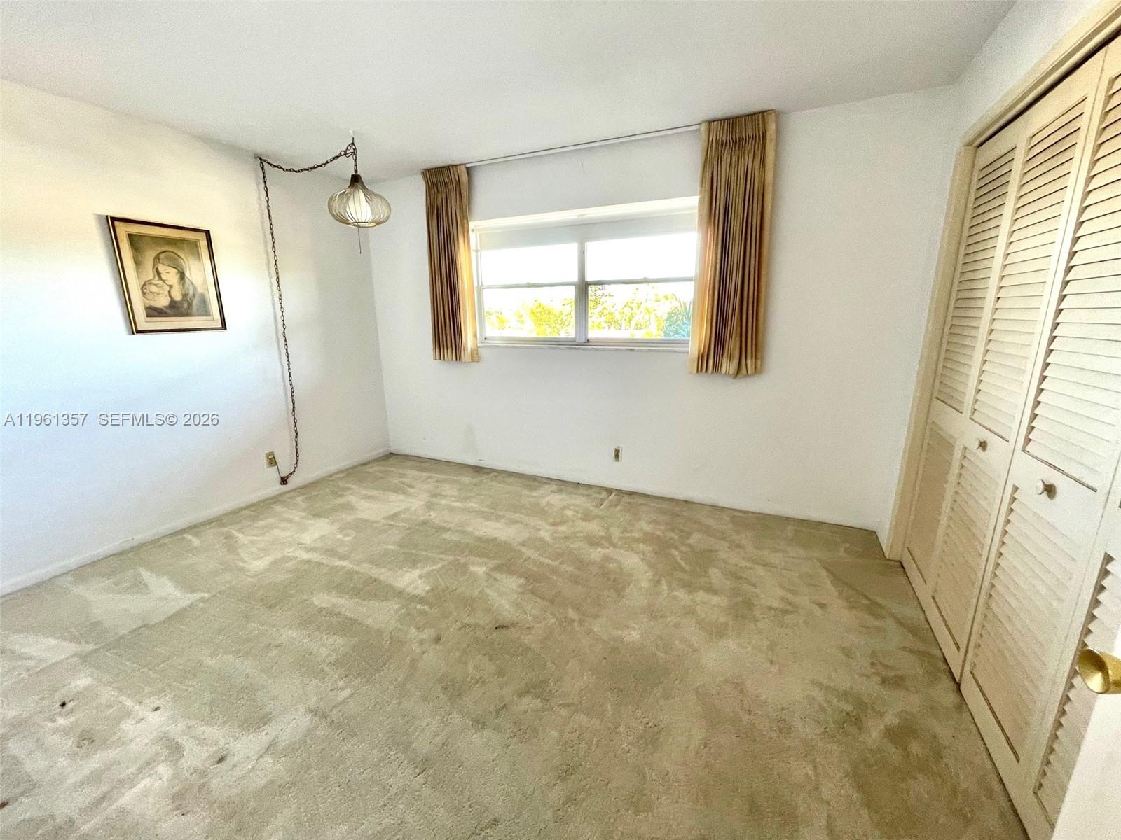 HILLCREST COUNTRY CLUB AP - Residential