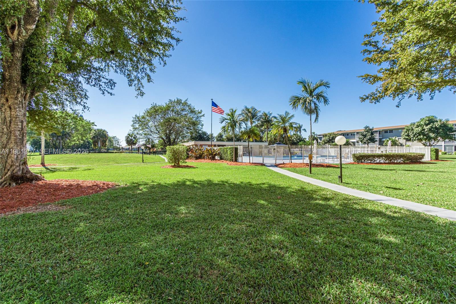 HILLCREST COUNTRY CLUB AP - Residential