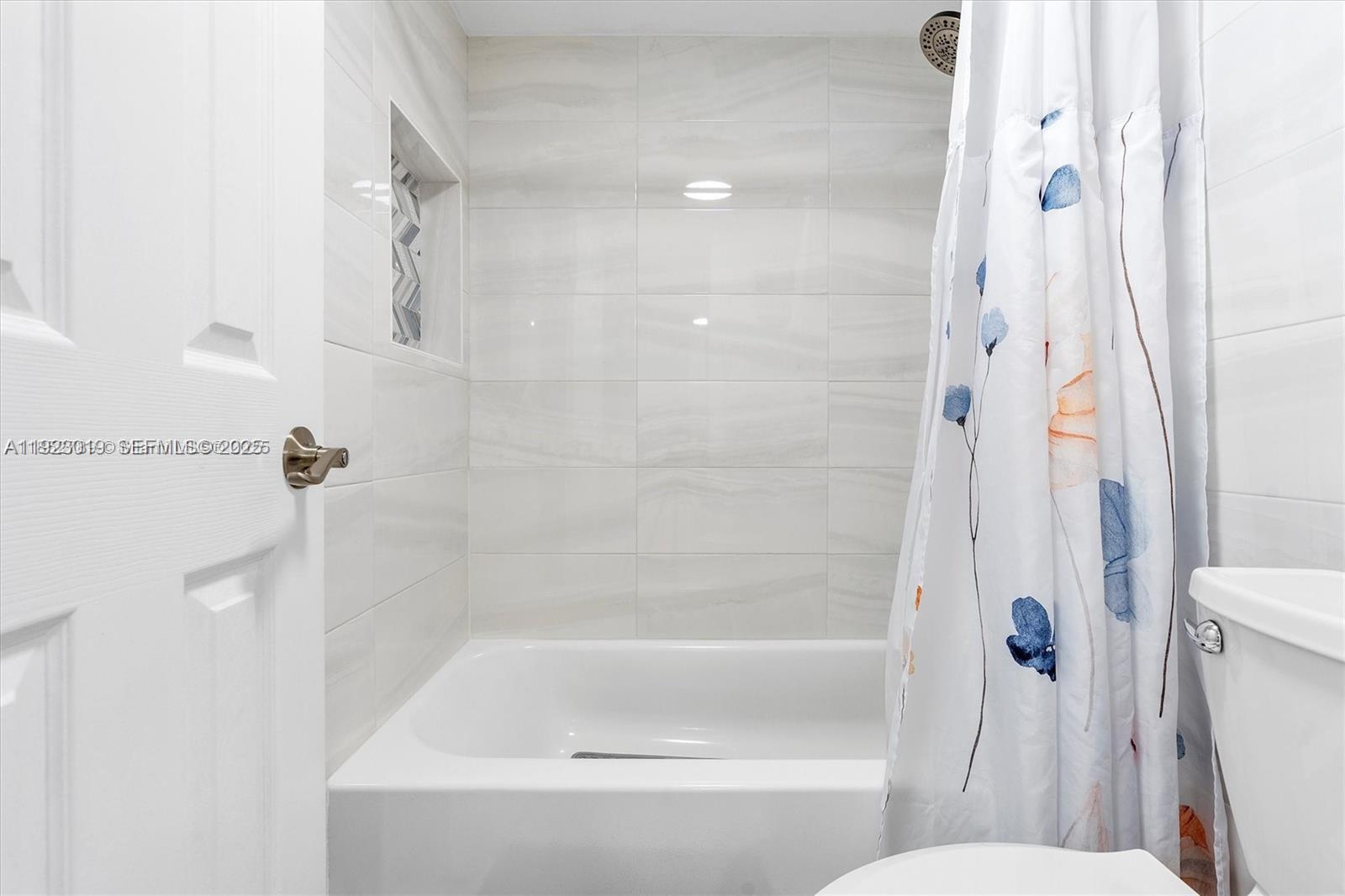 THE GREENS CONDO - Residential Lease