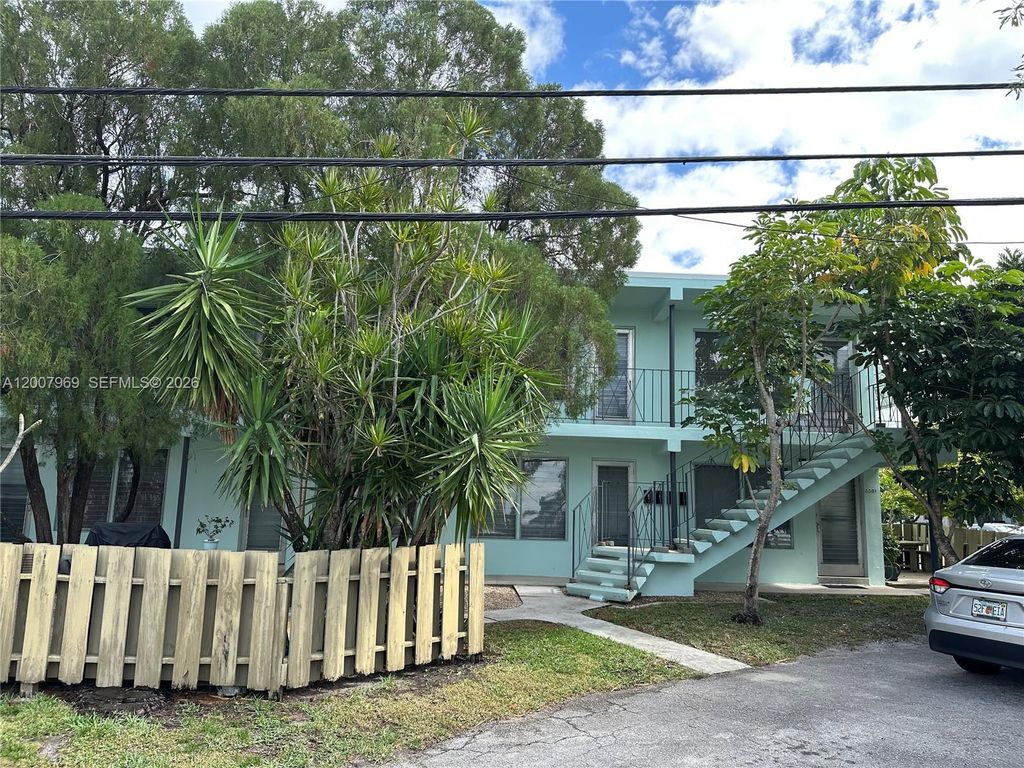 Photo of 2301 NE 2nd St #6, Pompano Beach, FL 33062 (MLS # A12007969)