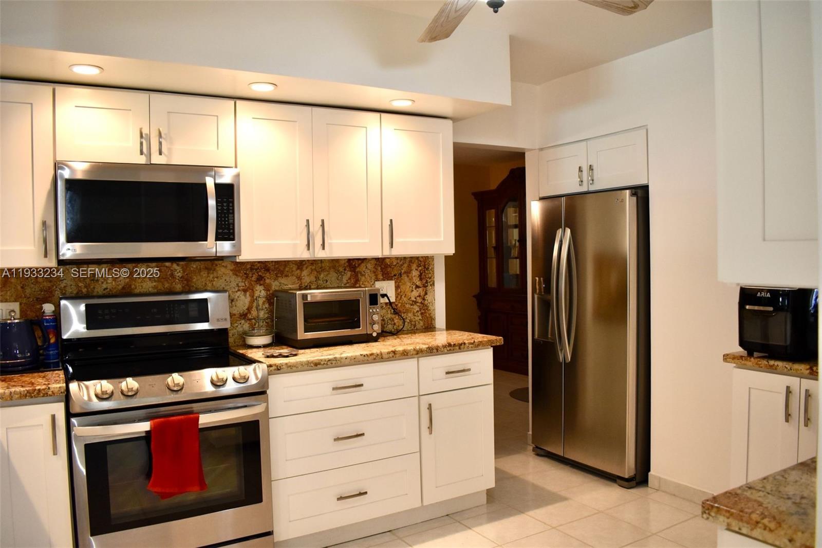 HOLLYWOOD HILLS AMEN PLAT - Residential