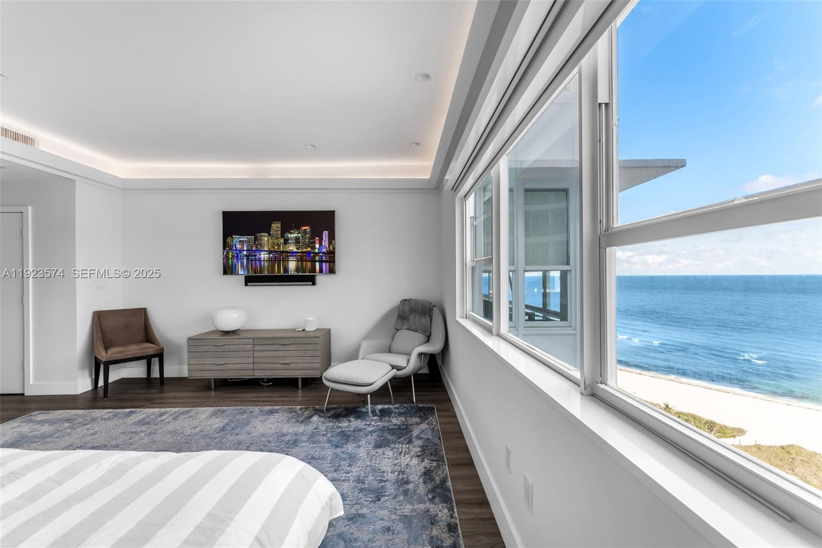 THE EXECUTIVE CONDO - Residential Lease