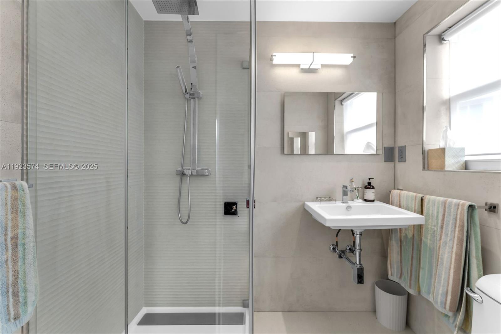 THE EXECUTIVE CONDO - Residential Lease