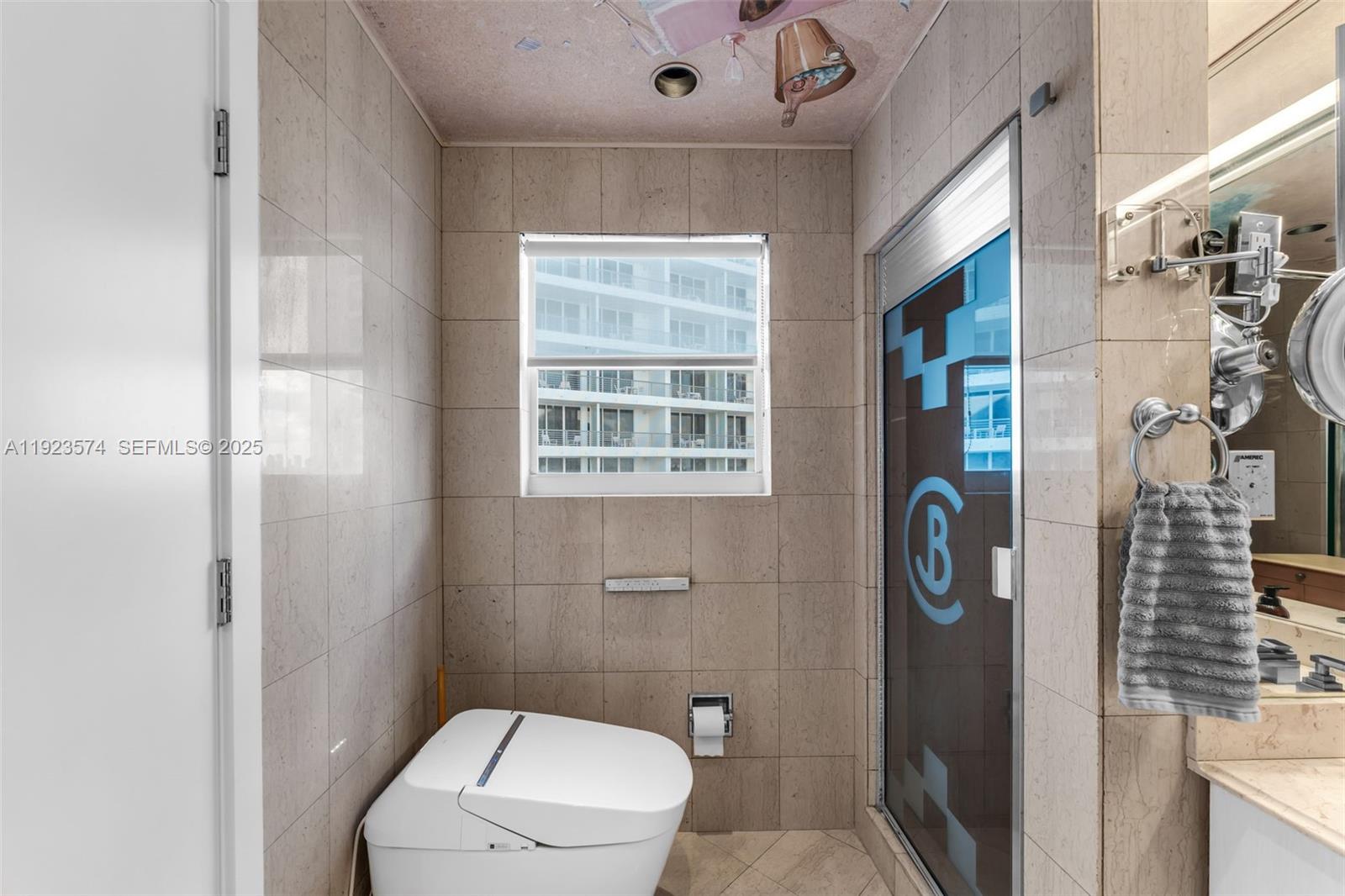 THE EXECUTIVE CONDO - Residential Lease