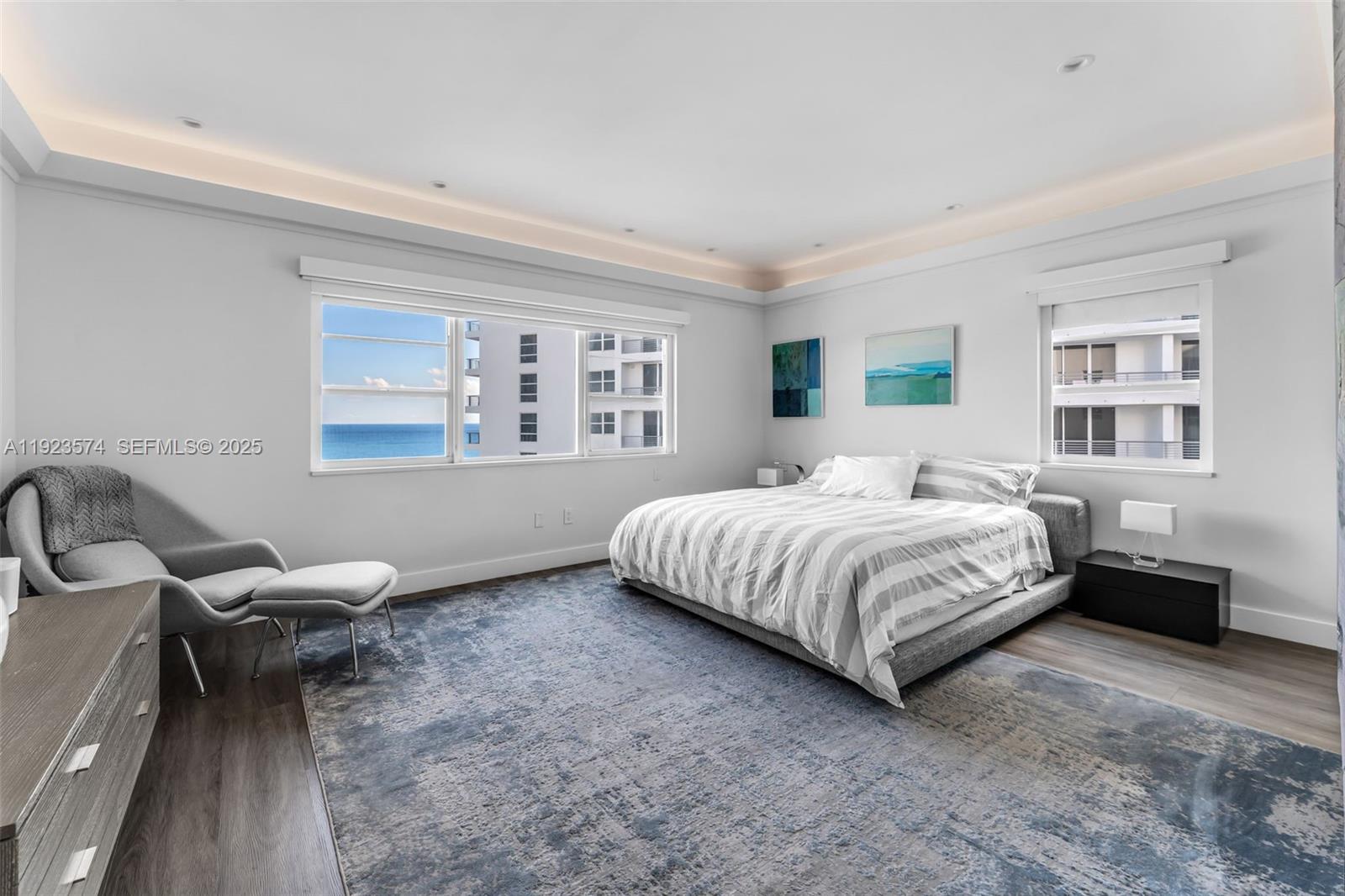 THE EXECUTIVE CONDO - Residential Lease