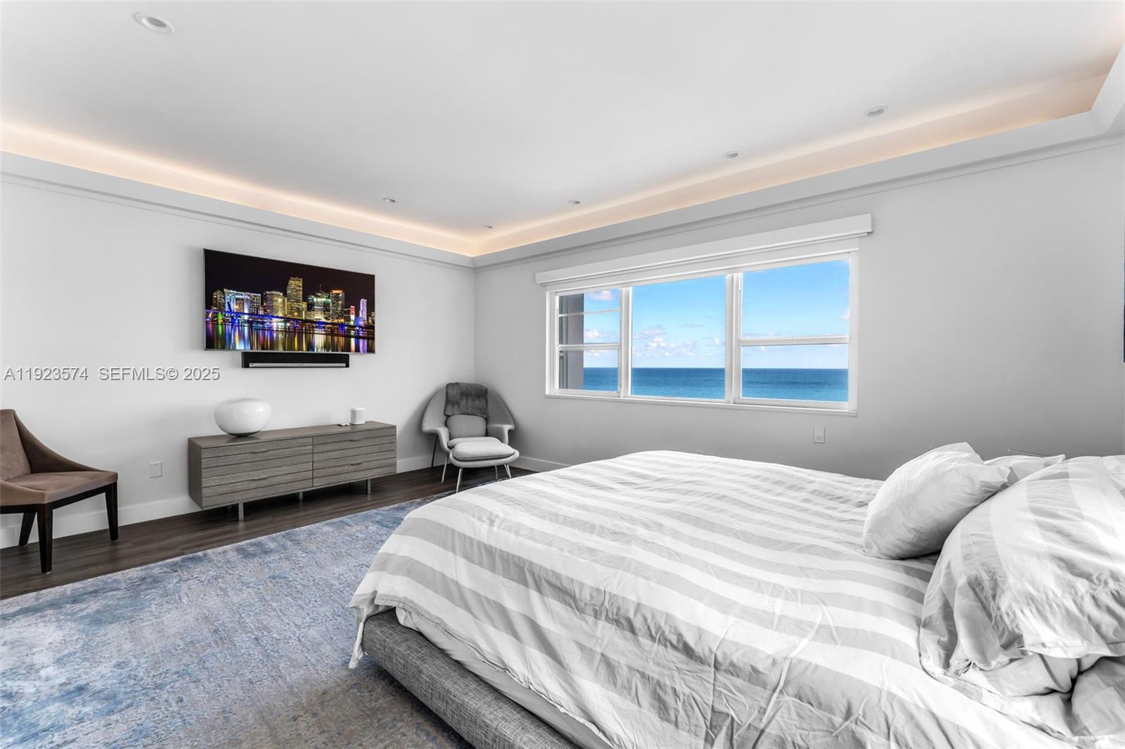 THE EXECUTIVE CONDO - Residential Lease