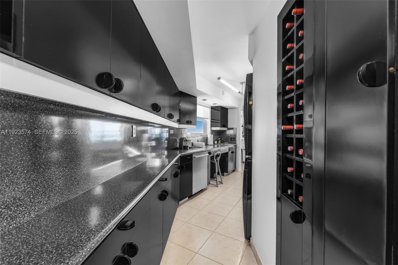 THE EXECUTIVE CONDO - Residential Lease