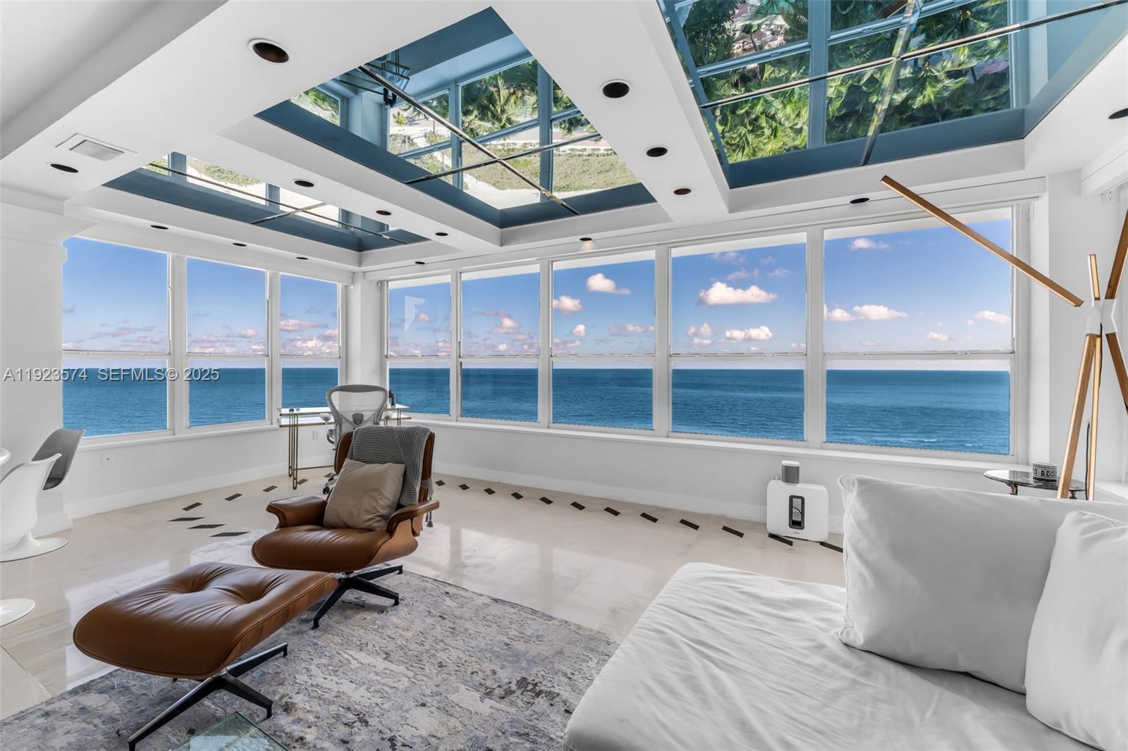 THE EXECUTIVE CONDO - Residential Lease