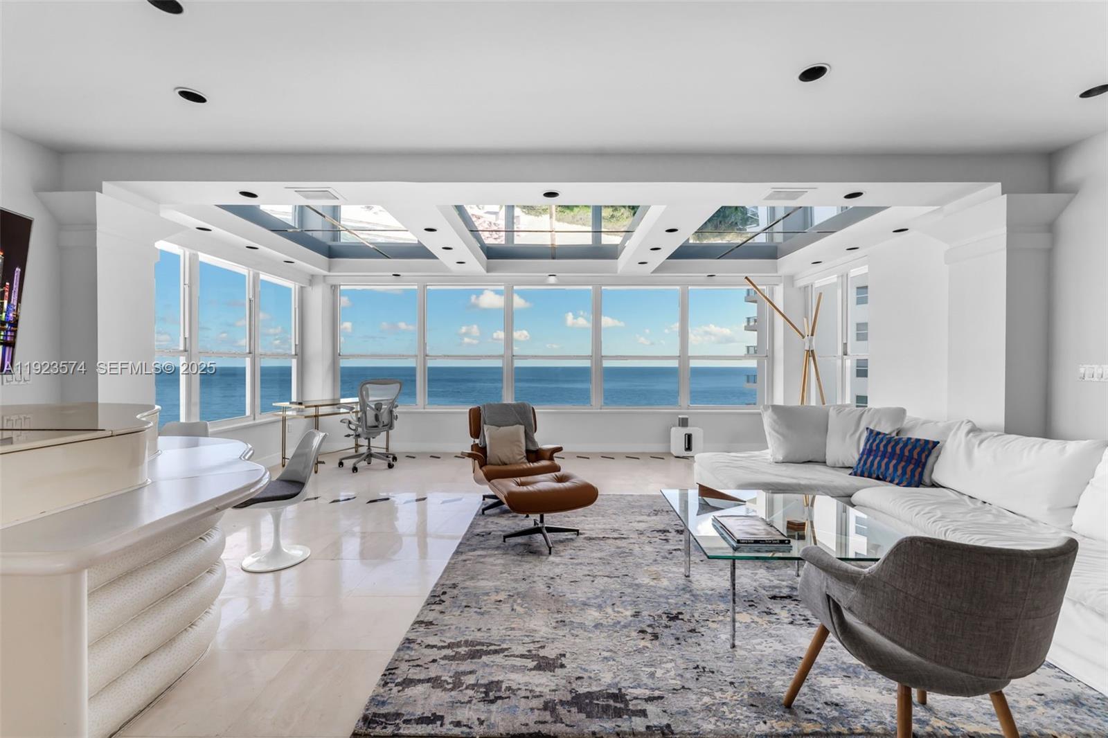 THE EXECUTIVE CONDO - Residential Lease