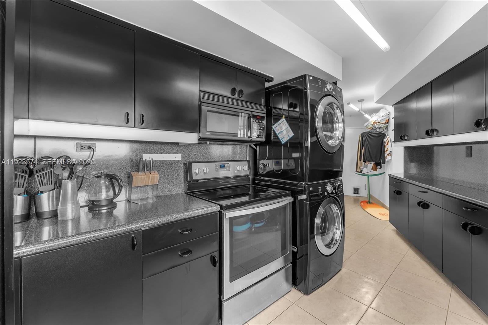 THE EXECUTIVE CONDO - Residential Lease