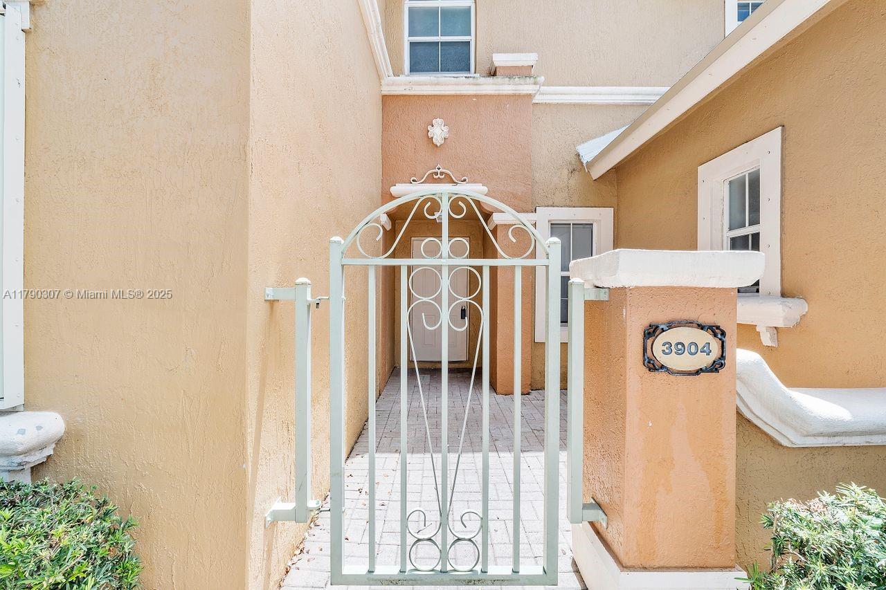 8444 NW 141st Ter 3904