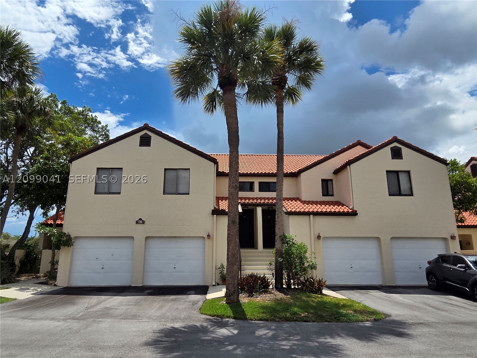16 Via De Casas Sur 201, Boynton Beach, FL, 33426/$260,000 1 16 Via De Casas Sur 201