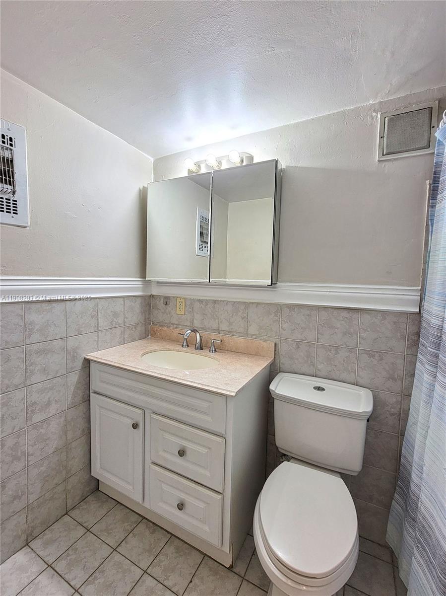 SOUTHERN STAR CONDO - Residential