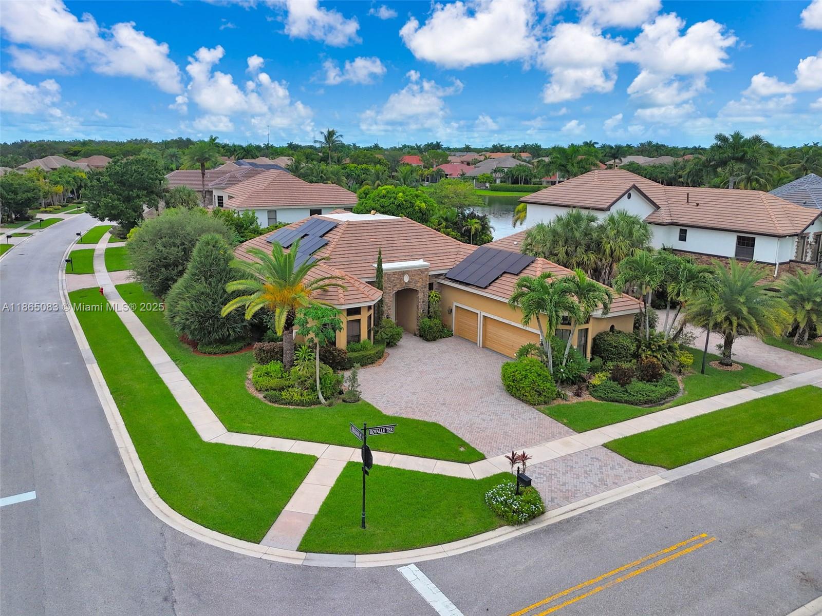 VERSAILLES - Residential