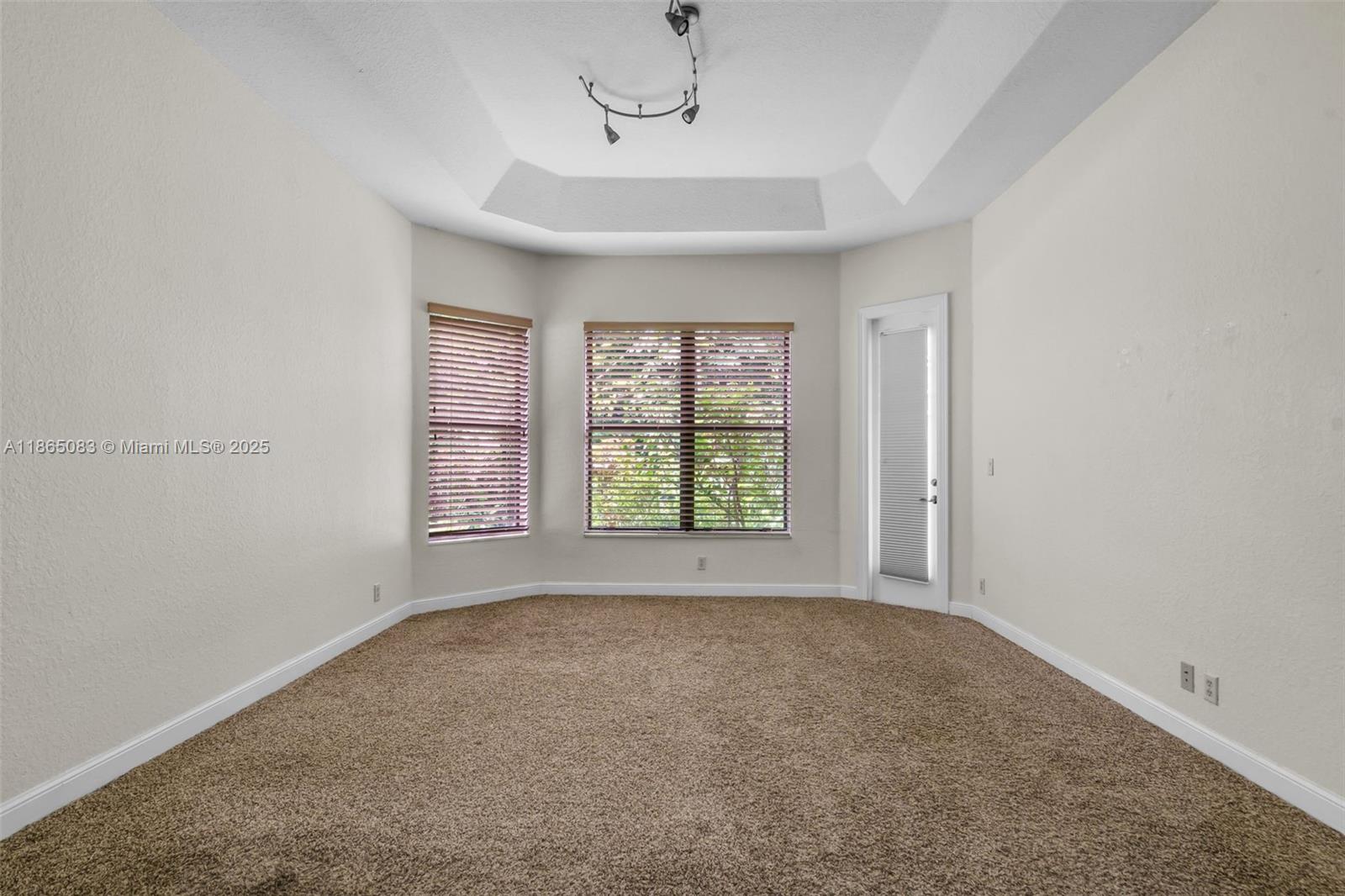 VERSAILLES - Residential