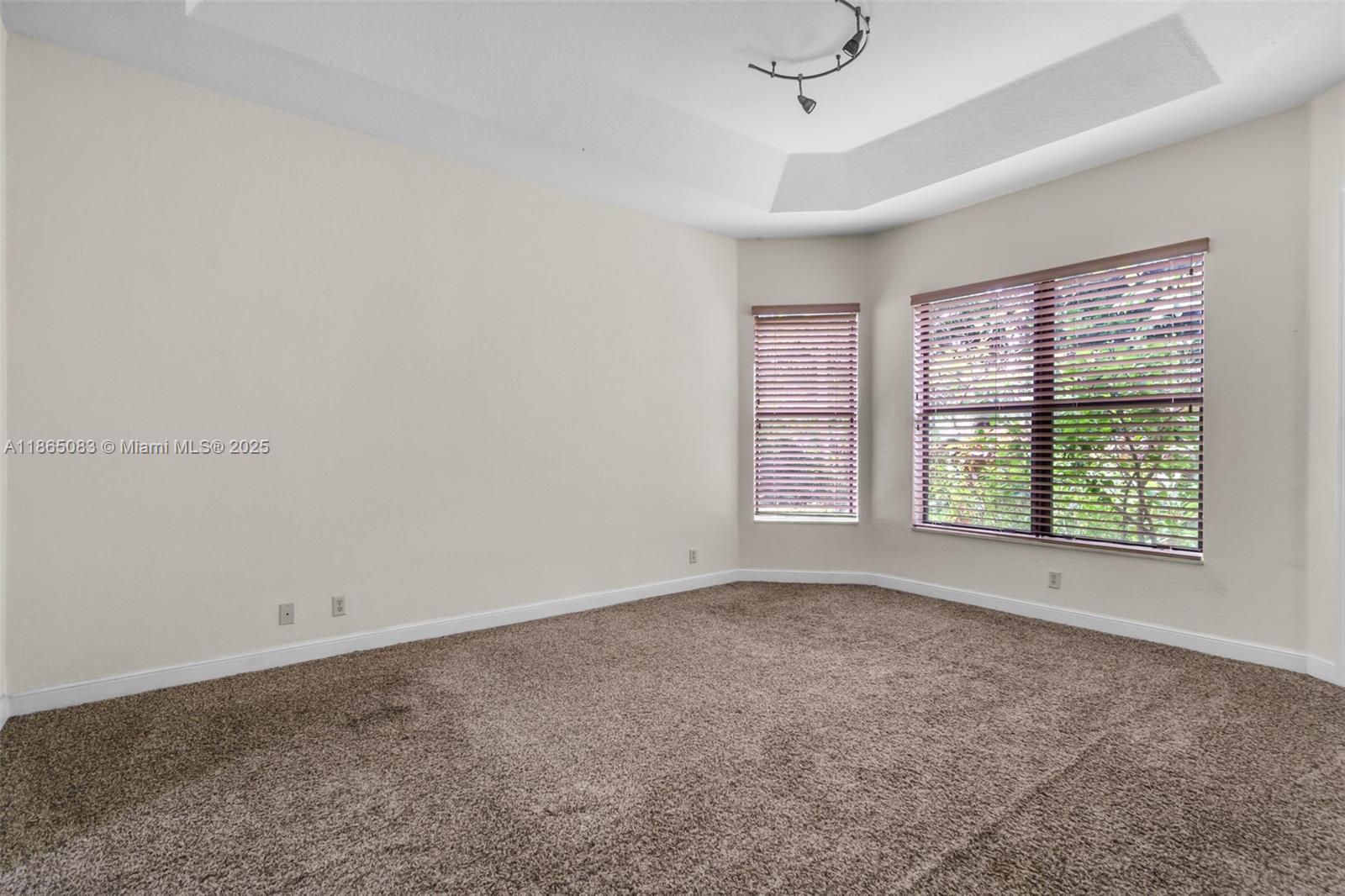 VERSAILLES - Residential