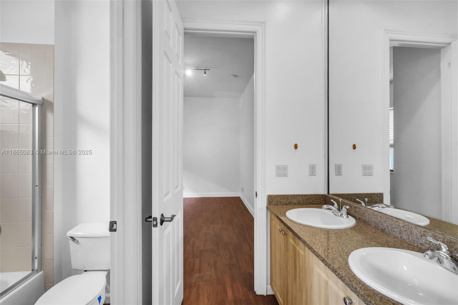 VERSAILLES - Residential