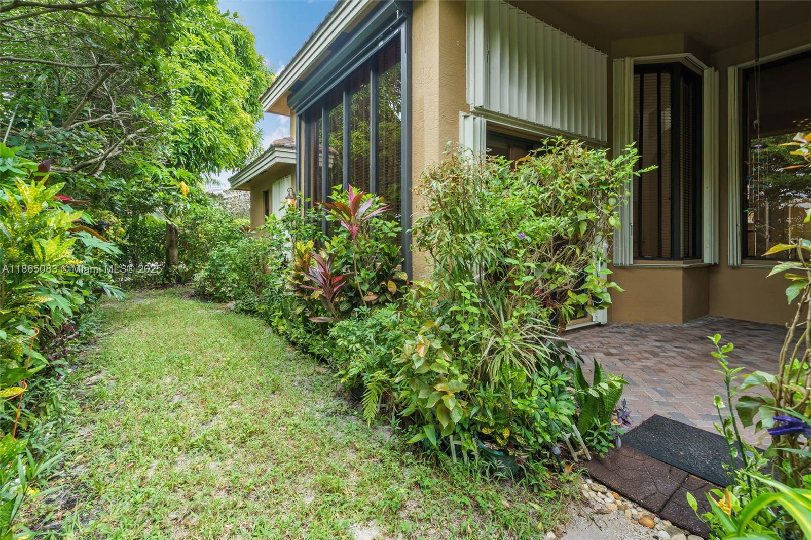 VERSAILLES - Residential