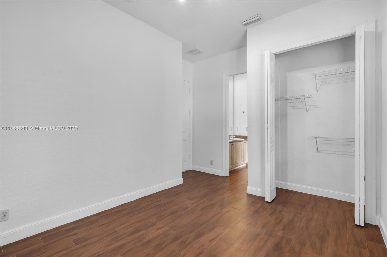 VERSAILLES - Residential