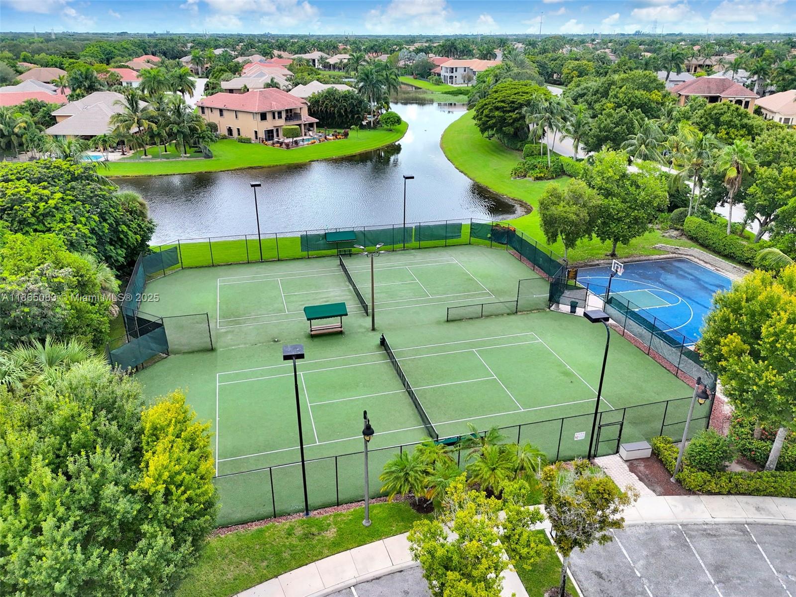 VERSAILLES - Residential