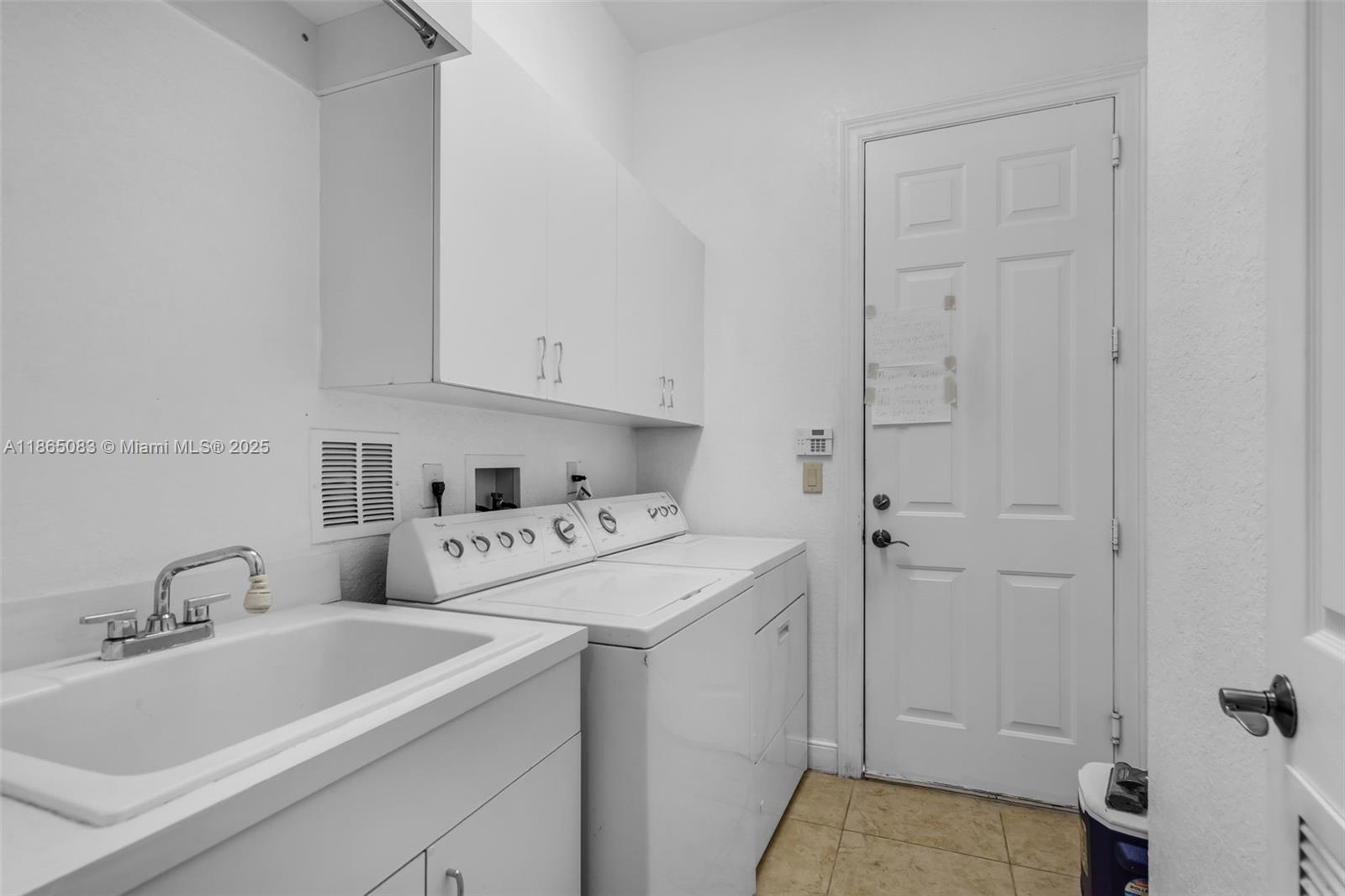 VERSAILLES - Residential