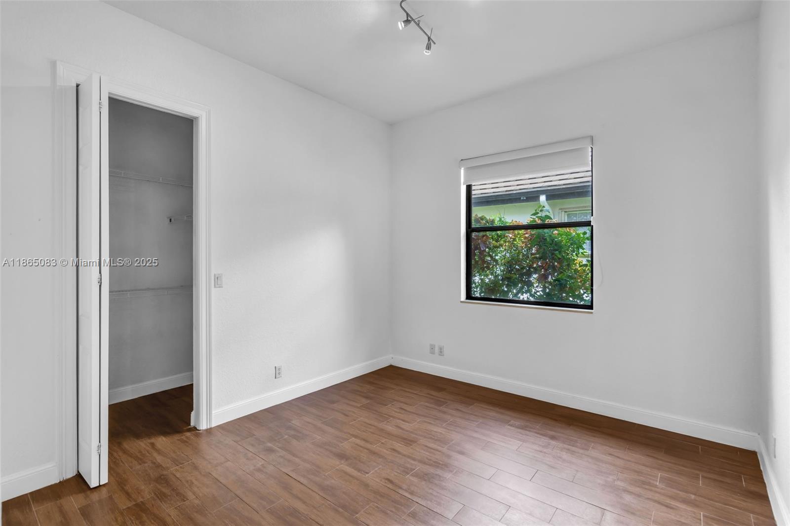 VERSAILLES - Residential