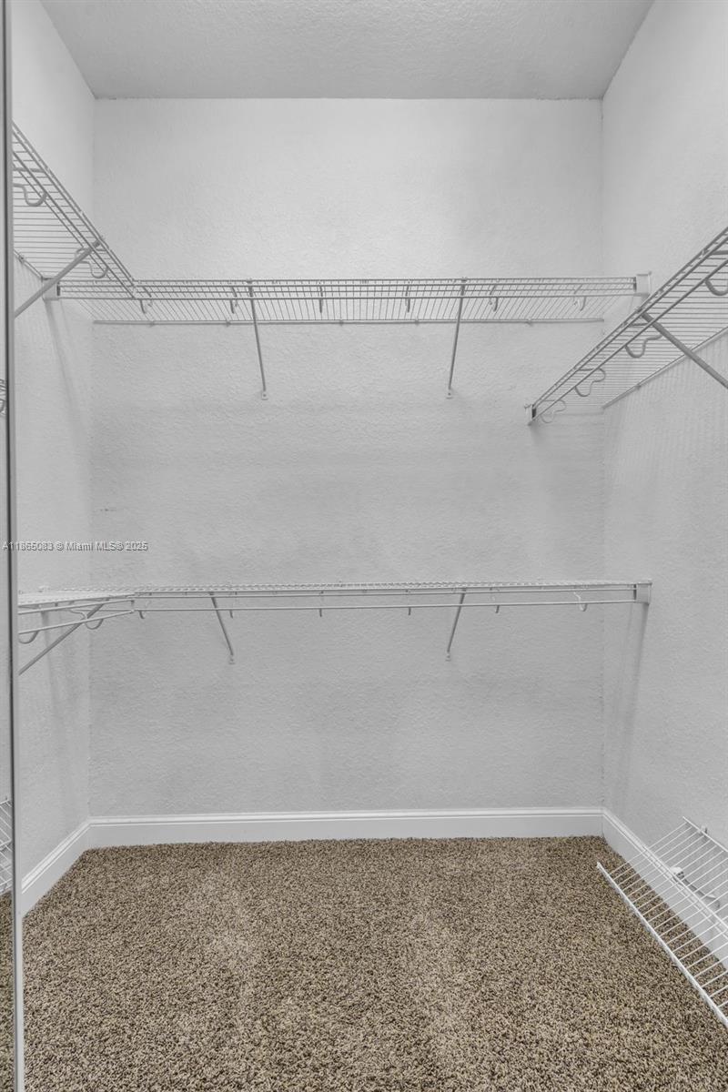 VERSAILLES - Residential